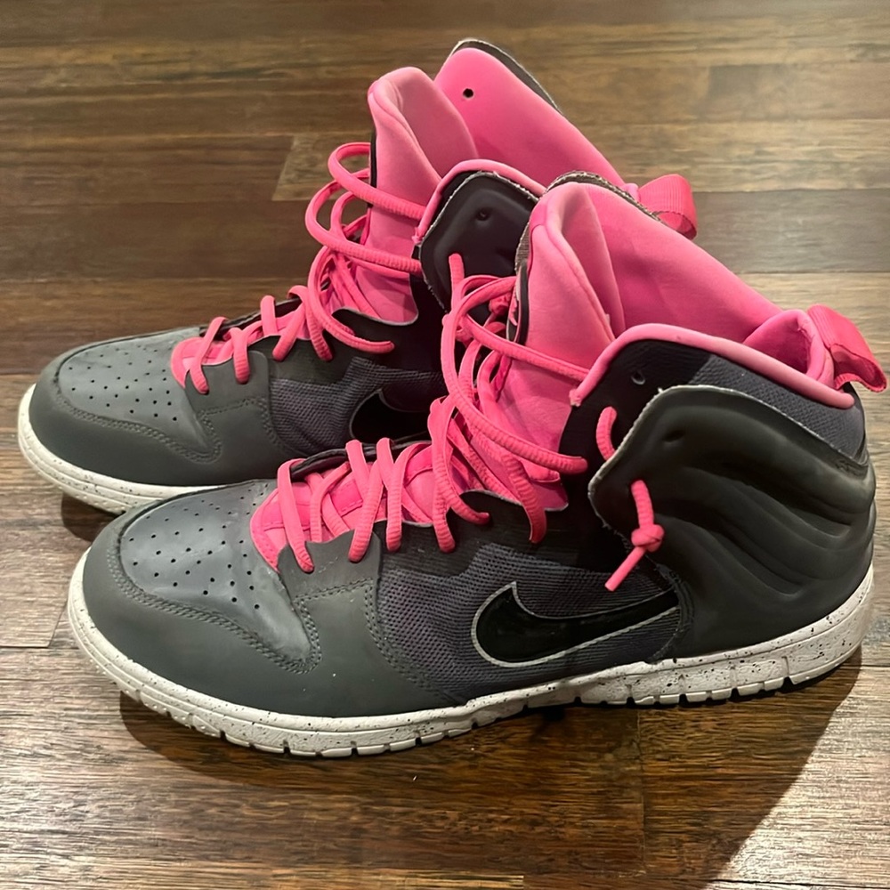 Nike Free Run Mid Sneaker, Size 11